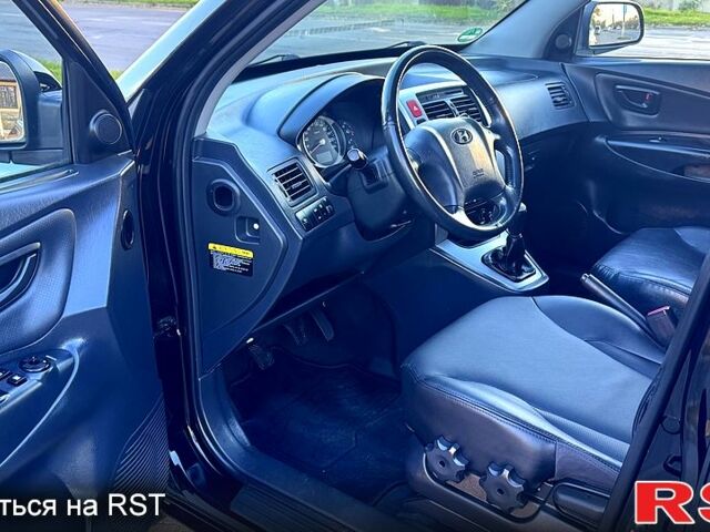 Хендай Туксон, объемом двигателя 2 л и пробегом 180 тыс. км за 8000 $, фото 12 на Automoto.ua