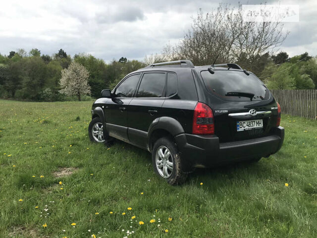 Хендай Туксон, объемом двигателя 2 л и пробегом 112 тыс. км за 10000 $, фото 7 на Automoto.ua