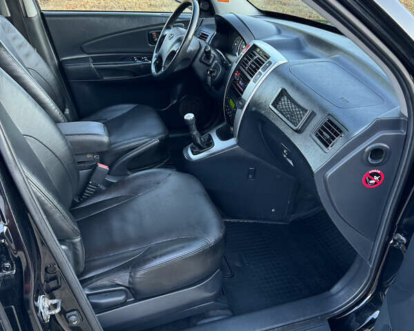 Хендай Туксон, объемом двигателя 2 л и пробегом 245 тыс. км за 7900 $, фото 43 на Automoto.ua