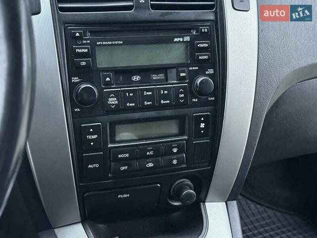 Хендай Туксон, объемом двигателя 0 л и пробегом 200 тыс. км за 7700 $, фото 52 на Automoto.ua