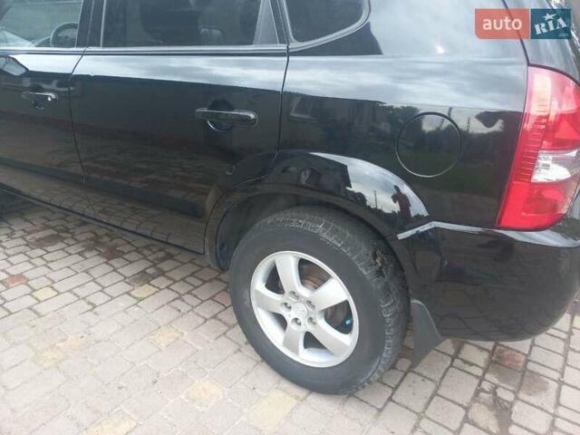 Хендай Туксон, объемом двигателя 2 л и пробегом 194 тыс. км за 6800 $, фото 3 на Automoto.ua
