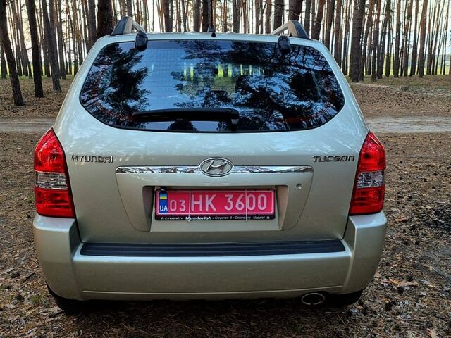 Хендай Туксон, об'ємом двигуна 1.6 л та пробігом 200 тис. км за 8200 $, фото 2 на Automoto.ua
