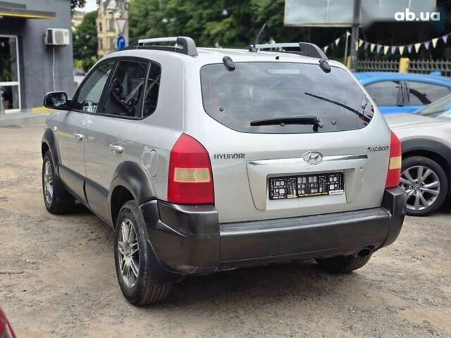 Хендай Туксон, объемом двигателя 2 л и пробегом 250 тыс. км за 6900 $, фото 4 на Automoto.ua