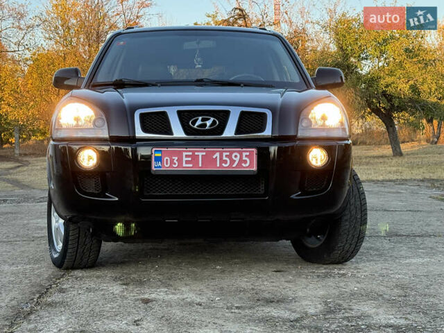 Хендай Туксон, объемом двигателя 2 л и пробегом 245 тыс. км за 7900 $, фото 4 на Automoto.ua