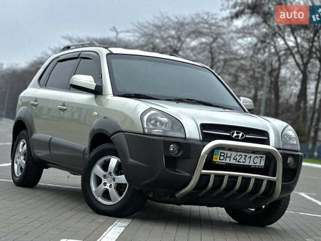 Хендай Туксон, объемом двигателя 0 л и пробегом 200 тыс. км за 7700 $, фото 6 на Automoto.ua