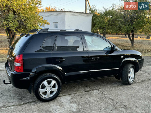 Хендай Туксон, объемом двигателя 2 л и пробегом 245 тыс. км за 7900 $, фото 10 на Automoto.ua