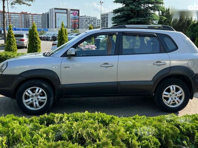 Хендай Туксон, об'ємом двигуна 2 л та пробігом 261 тис. км за 7800 $, фото 3 на Automoto.ua