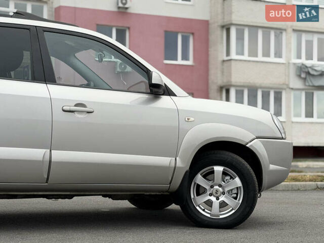 Хендай Туксон, об'ємом двигуна 1.98 л та пробігом 168 тис. км за 8899 $, фото 21 на Automoto.ua