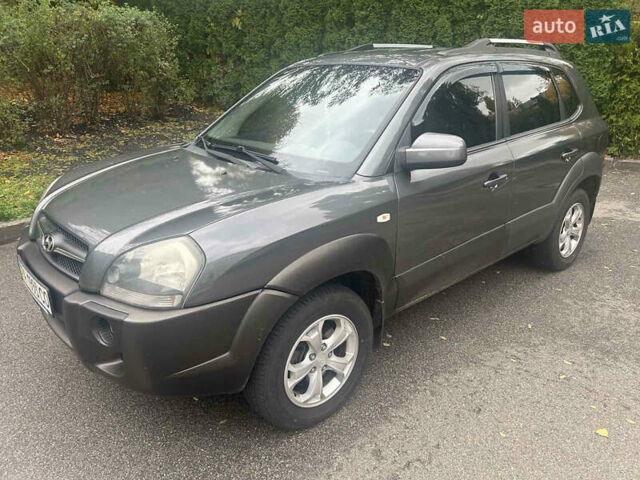 Хендай Туксон, объемом двигателя 2 л и пробегом 213 тыс. км за 8300 $, фото 1 на Automoto.ua