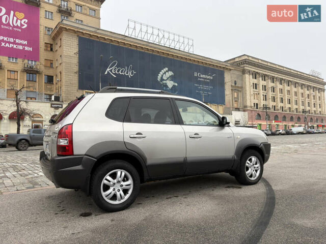 Хендай Туксон, объемом двигателя 2.66 л и пробегом 259 тыс. км за 9200 $, фото 2 на Automoto.ua