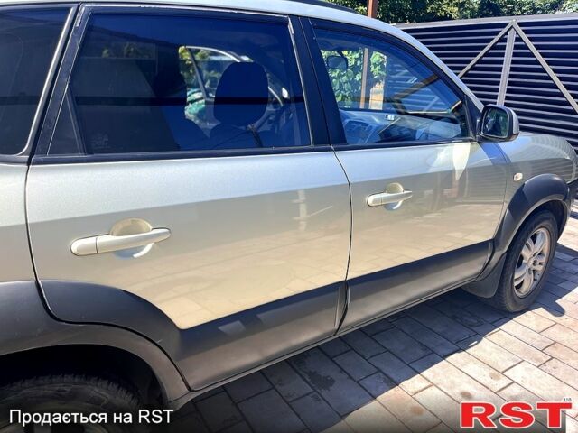 Хендай Туксон, объемом двигателя 2 л и пробегом 227 тыс. км за 7650 $, фото 1 на Automoto.ua