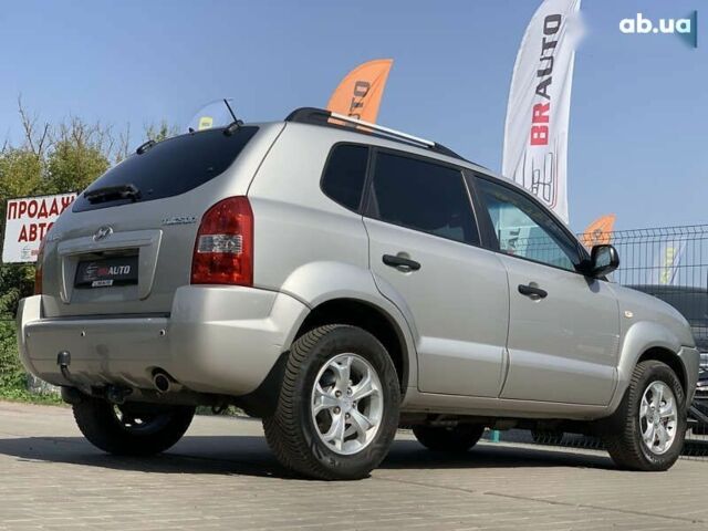 Хендай Туксон, объемом двигателя 2 л и пробегом 196 тыс. км за 7955 $, фото 14 на Automoto.ua