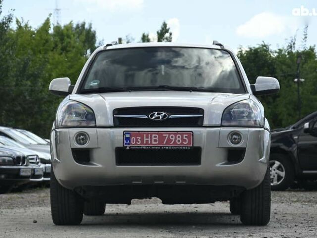 Хендай Туксон, объемом двигателя 2 л и пробегом 201 тыс. км за 8400 $, фото 3 на Automoto.ua