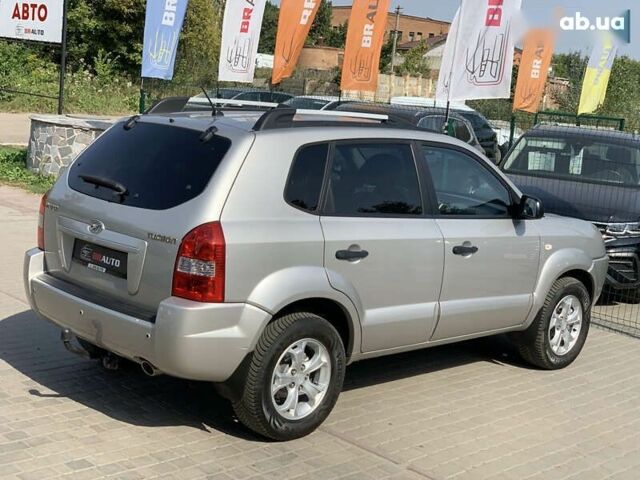 Хендай Туксон, объемом двигателя 2 л и пробегом 196 тыс. км за 7955 $, фото 15 на Automoto.ua