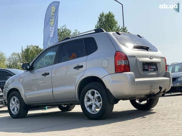 Хендай Туксон, объемом двигателя 2 л и пробегом 196 тыс. км за 7955 $, фото 17 на Automoto.ua