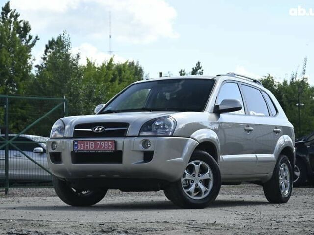 Хендай Туксон, объемом двигателя 2 л и пробегом 201 тыс. км за 8400 $, фото 4 на Automoto.ua