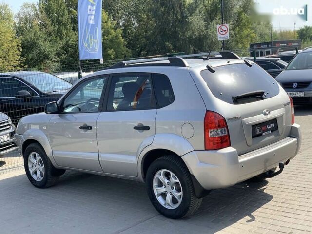 Хендай Туксон, объемом двигателя 2 л и пробегом 196 тыс. км за 7955 $, фото 18 на Automoto.ua