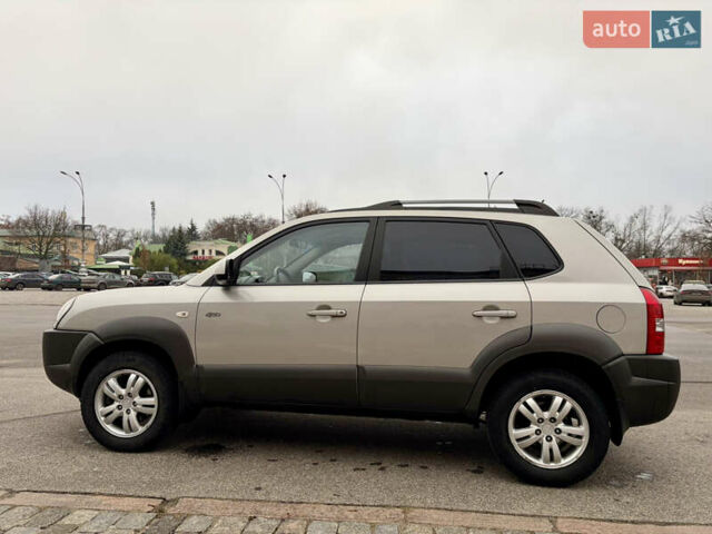 Хендай Туксон, объемом двигателя 2.66 л и пробегом 259 тыс. км за 9200 $, фото 1 на Automoto.ua