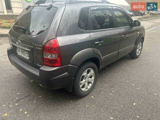 Хендай Туксон, объемом двигателя 2 л и пробегом 213 тыс. км за 8300 $, фото 3 на Automoto.ua