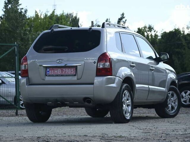 Хендай Туксон, объемом двигателя 2 л и пробегом 201 тыс. км за 8400 $, фото 7 на Automoto.ua