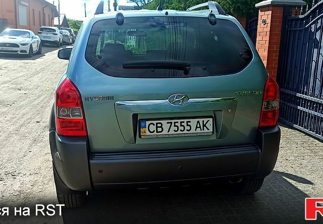 Хендай Туксон, объемом двигателя 2 л и пробегом 209 тыс. км за 8000 $, фото 2 на Automoto.ua