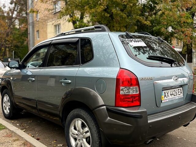 Хендай Туксон, объемом двигателя 2 л и пробегом 315 тыс. км за 7499 $, фото 1 на Automoto.ua