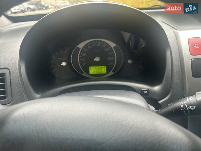 Хендай Туксон, объемом двигателя 2 л и пробегом 213 тыс. км за 8300 $, фото 12 на Automoto.ua