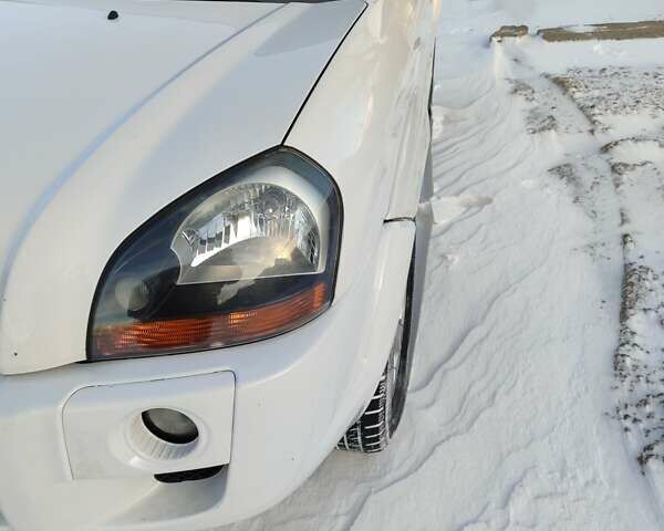 Хендай Туксон, об'ємом двигуна 2 л та пробігом 235 тис. км за 7500 $, фото 1 на Automoto.ua