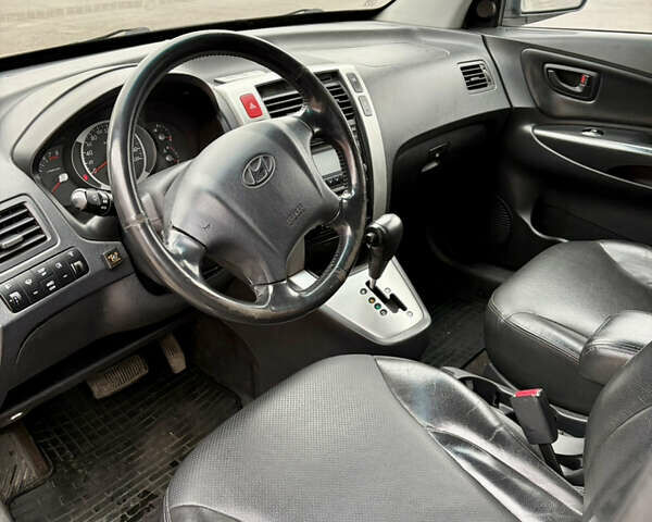 Хендай Туксон, объемом двигателя 2.66 л и пробегом 259 тыс. км за 9200 $, фото 3 на Automoto.ua