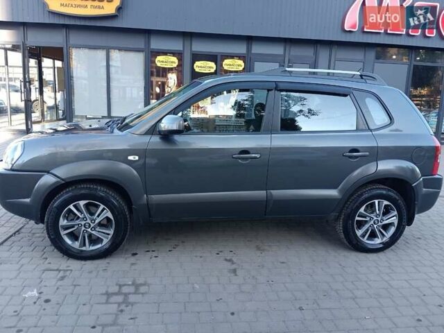 Хендай Туксон, объемом двигателя 2 л и пробегом 216 тыс. км за 8200 $, фото 6 на Automoto.ua