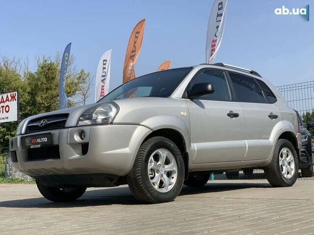 Хендай Туксон, объемом двигателя 2 л и пробегом 196 тыс. км за 7955 $, фото 1 на Automoto.ua