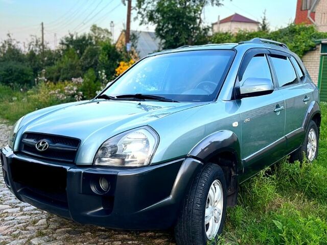 Хендай Туксон, объемом двигателя 2 л и пробегом 1000 тыс. км за 7999 $, фото 1 на Automoto.ua