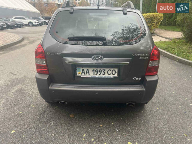 Хендай Туксон, объемом двигателя 2 л и пробегом 213 тыс. км за 8300 $, фото 5 на Automoto.ua