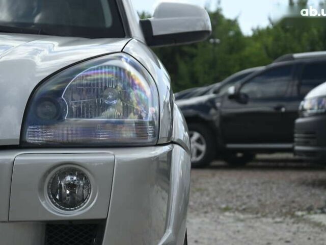 Хендай Туксон, об'ємом двигуна 2 л та пробігом 201 тис. км за 8300 $, фото 2 на Automoto.ua