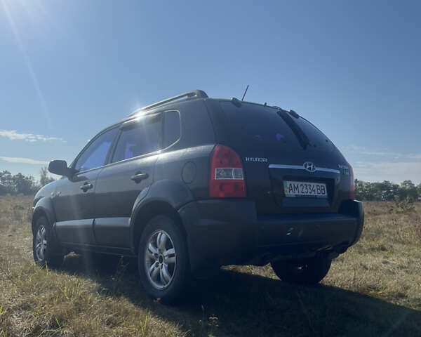 Хендай Туксон, об'ємом двигуна 2 л та пробігом 274 тис. км за 8200 $, фото 7 на Automoto.ua
