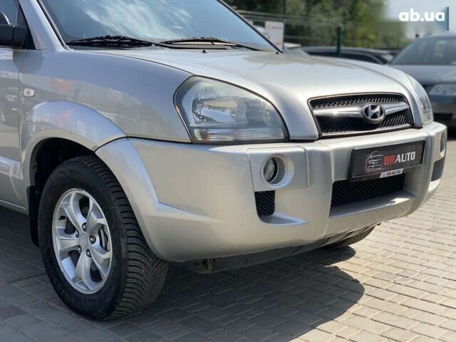 Хендай Туксон, объемом двигателя 2 л и пробегом 196 тыс. км за 7955 $, фото 8 на Automoto.ua