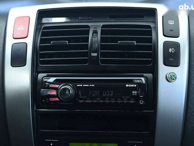 Хендай Туксон, об'ємом двигуна 2 л та пробігом 201 тис. км за 8300 $, фото 19 на Automoto.ua