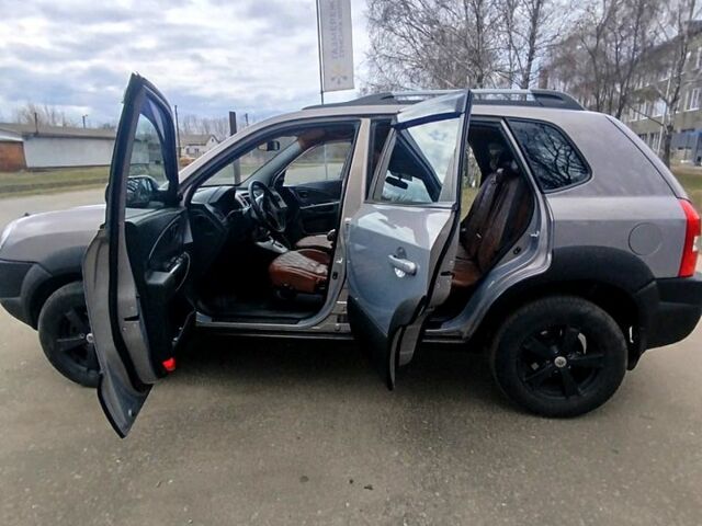Хендай Туксон, об'ємом двигуна 2 л та пробігом 245 тис. км за 8500 $, фото 1 на Automoto.ua