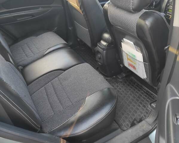 Хендай Туксон, объемом двигателя 1.99 л и пробегом 210 тыс. км за 10200 $, фото 9 на Automoto.ua