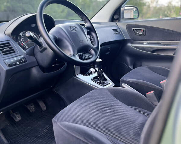 Хендай Туксон, объемом двигателя 0 л и пробегом 315 тыс. км за 7999 $, фото 40 на Automoto.ua