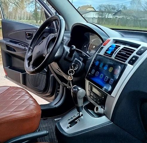 Хендай Туксон, объемом двигателя 20 л и пробегом 245 тыс. км за 8500 $, фото 9 на Automoto.ua