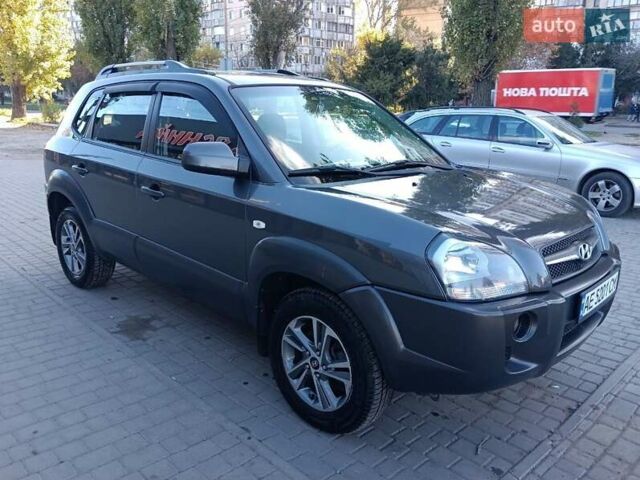 Хендай Туксон, объемом двигателя 2 л и пробегом 216 тыс. км за 8200 $, фото 10 на Automoto.ua