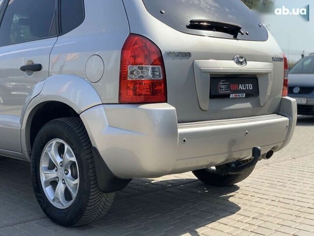 Хендай Туксон, объемом двигателя 2 л и пробегом 196 тыс. км за 7955 $, фото 19 на Automoto.ua
