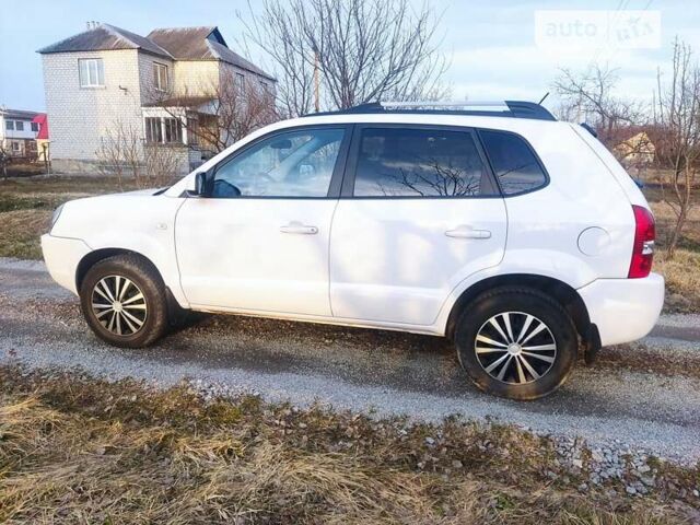 Хендай Туксон, об'ємом двигуна 2 л та пробігом 285 тис. км за 7800 $, фото 4 на Automoto.ua