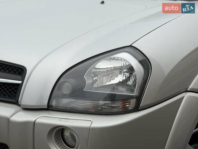 Хендай Туксон, об'ємом двигуна 1.98 л та пробігом 168 тис. км за 8899 $, фото 26 на Automoto.ua