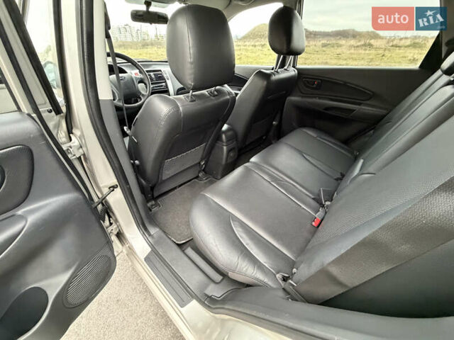 Хендай Туксон, об'ємом двигуна 1.98 л та пробігом 168 тис. км за 8899 $, фото 55 на Automoto.ua