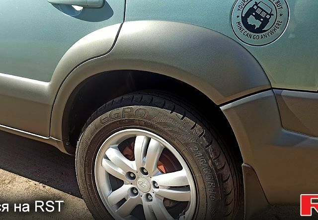 Хендай Туксон, объемом двигателя 2 л и пробегом 209 тыс. км за 8000 $, фото 1 на Automoto.ua