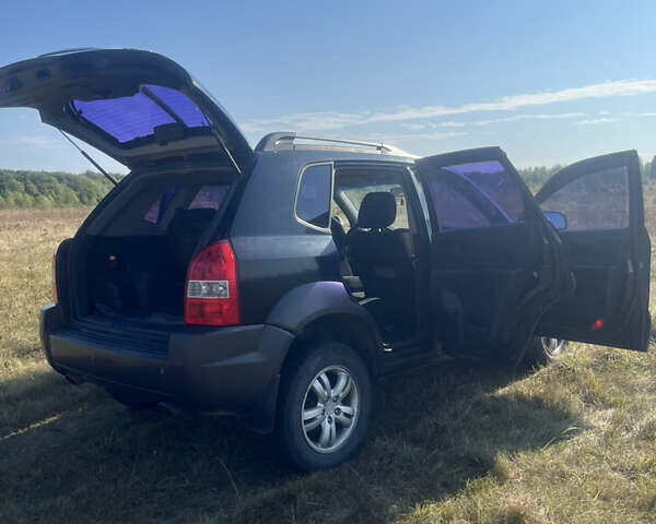 Хендай Туксон, об'ємом двигуна 2 л та пробігом 274 тис. км за 8200 $, фото 4 на Automoto.ua