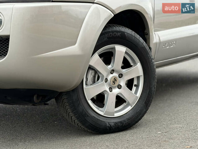 Хендай Туксон, об'ємом двигуна 1.98 л та пробігом 168 тис. км за 8899 $, фото 27 на Automoto.ua