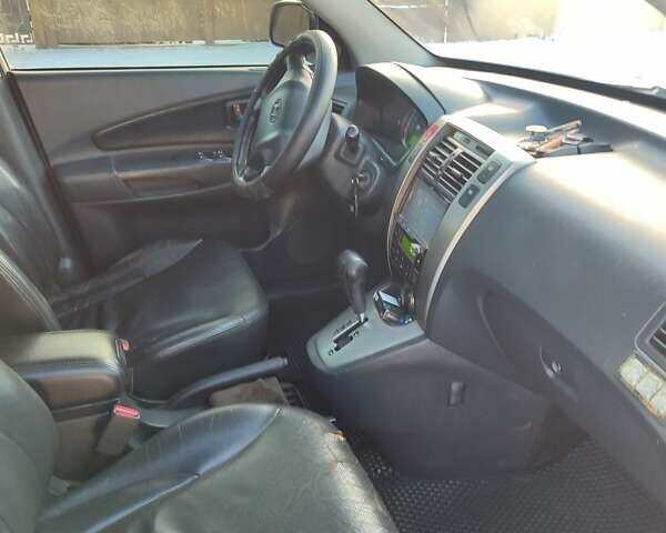 Хендай Туксон, об'ємом двигуна 2 л та пробігом 235 тис. км за 7500 $, фото 8 на Automoto.ua